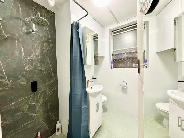 Central Subiaco Oasis 1 Bedroom Unit : photo 6 de la chambre appartement avec balcon