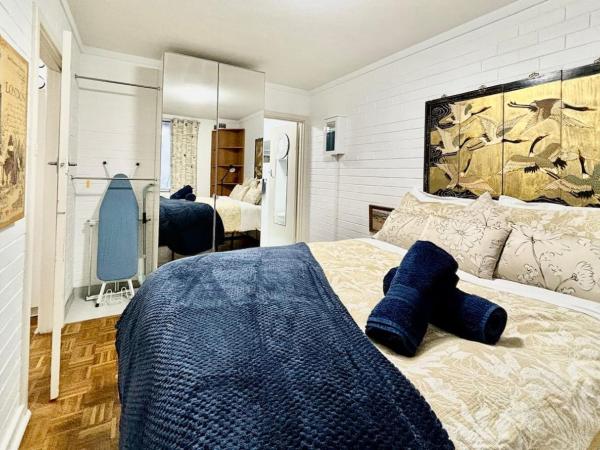 Central Subiaco Oasis 1 Bedroom Unit : photo 10 de la chambre appartement avec balcon