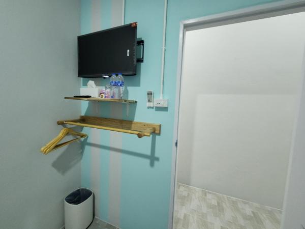 Up to Gu Station : photo 3 de la chambre chambre lit queen-size avec salle de bains commune