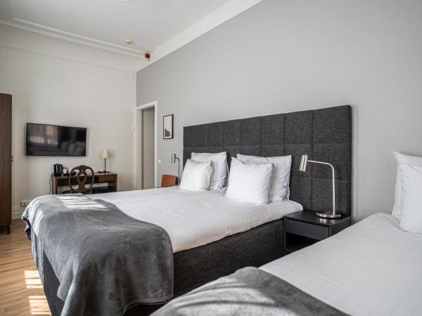 Queen's Hotel by First Hotels : photo 4 de la chambre chambre triple