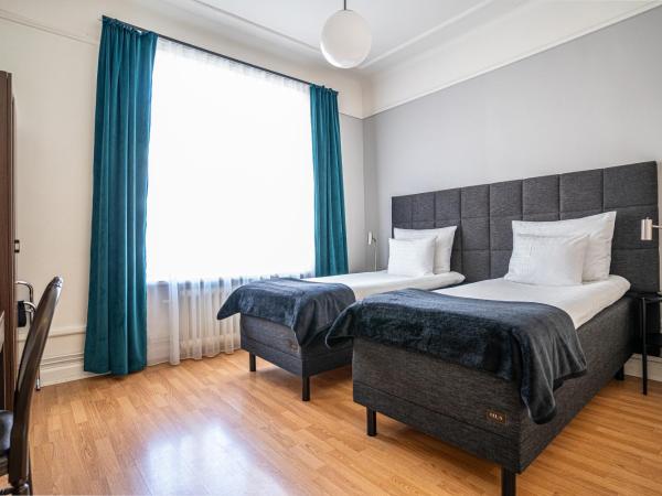 Queen's Hotel by First Hotels : photo 3 de la chambre chambre lits jumeaux