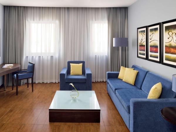 Mövenpick Hotel Apartments Al Mamzar Dubai : photo 5 de la chambre appartement 1 chambre