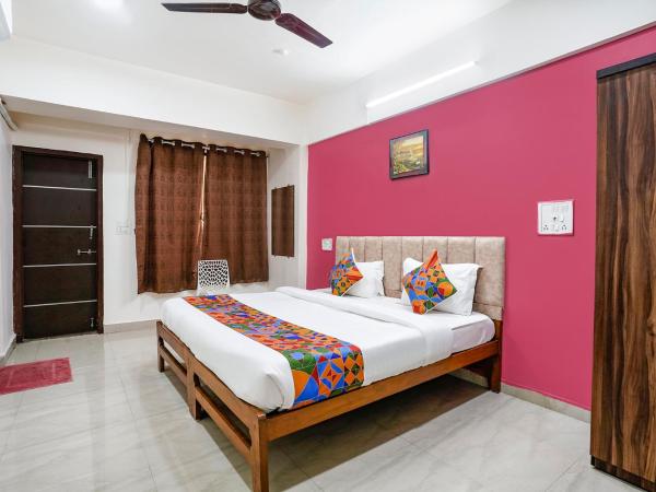 FabExpress Sunset Residency : photo 4 de la chambre chambre deluxe