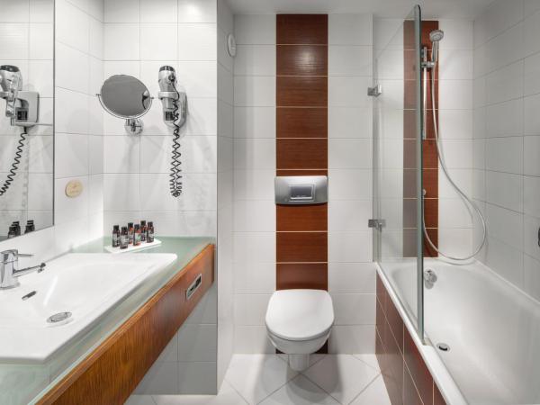 Quality Hotel Brno Exhibition Centre : photo 2 de la chambre chambre lit king-size deluxe