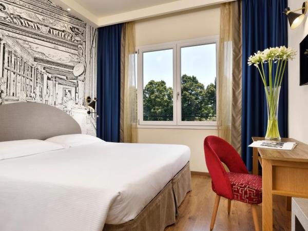 FH55 Grand Hotel Mediterraneo : photo 1 de la chambre chambre double ou lits jumeaux supérieure - vue sur rivière