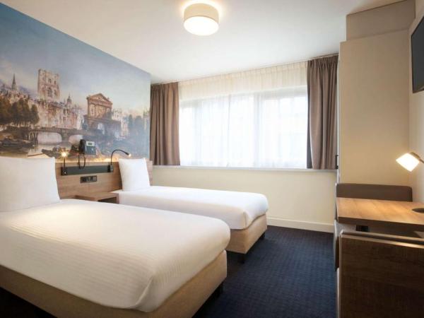 Rotterdam Teleport Hotel : photo 1 de la chambre chambre lits jumeaux