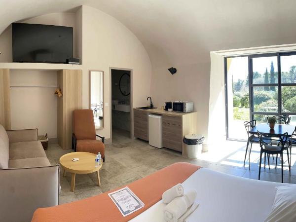 Bastide Saint Jérôme : photo 4 de la chambre chambre quadruple - vue sur jardin