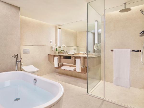 Mandarin Oriental, Singapore : photo 3 de la chambre suite vue sur mer avec balcon