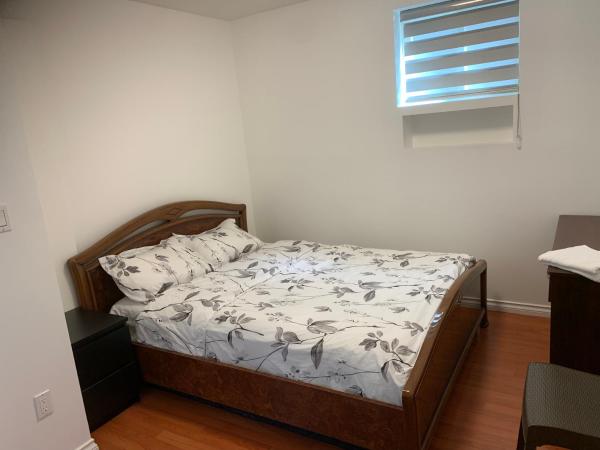Cozy bedrooms in Vancouver West : photo 1 de la chambre chambre lit queen-size 