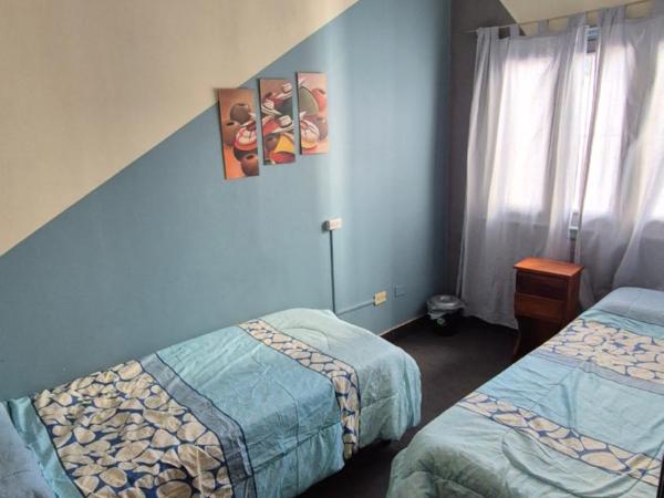 La Covacha Youth Hostel : photo 2 de la chambre chambre double ou lits jumeaux