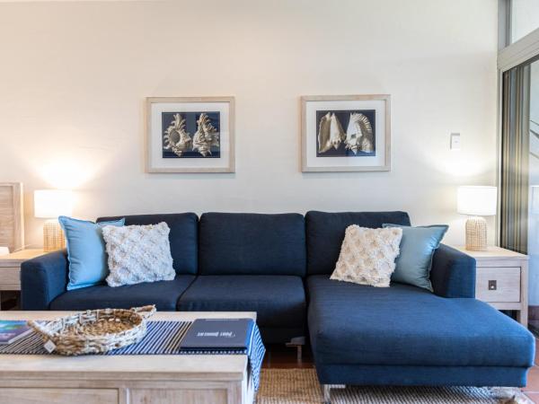 Club Tropical Resort - Official Onsite Reception & Check In : photo 7 de la chambre chambre triple supérieure