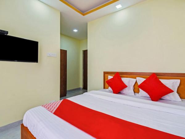 OYO 74825 Om Shanti Palace : photo 5 de la chambre chambre triple classique