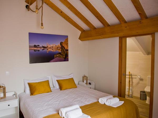 Guest House 10 de Agosto : photo 7 de la chambre chambre double avec salle de bains privative