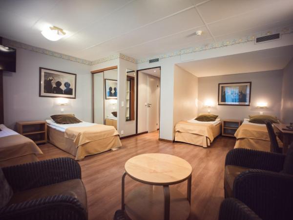 Hotel Arthur : photo 4 de la chambre chambre quadruple