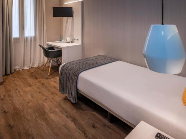 Hostal Operaramblas : photo 3 de la chambre chambre simple supérieure