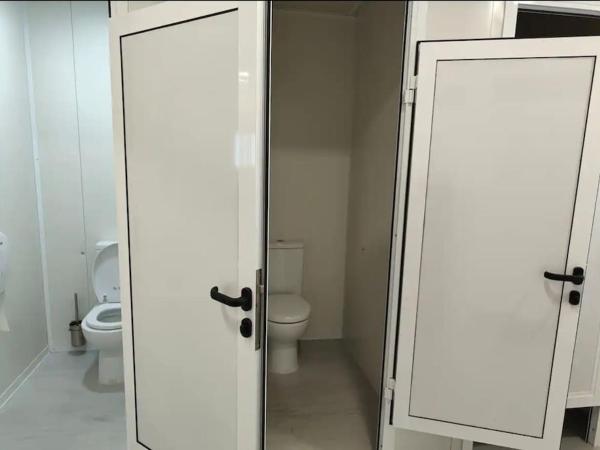 Sleep aboard a beautiful sailboat in Lisbon Marina : photo 10 de la chambre mobile home