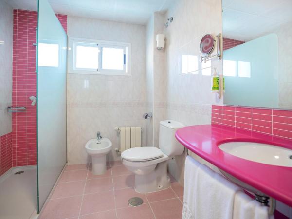 Hotel Servigroup Nereo : photo 6 de la chambre chambre double avec balcon (3 adultes + 1 enfant)