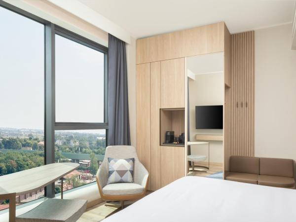 Courtyard by Marriott Milano Linate : photo 6 de la chambre deluxe queen room - high floor