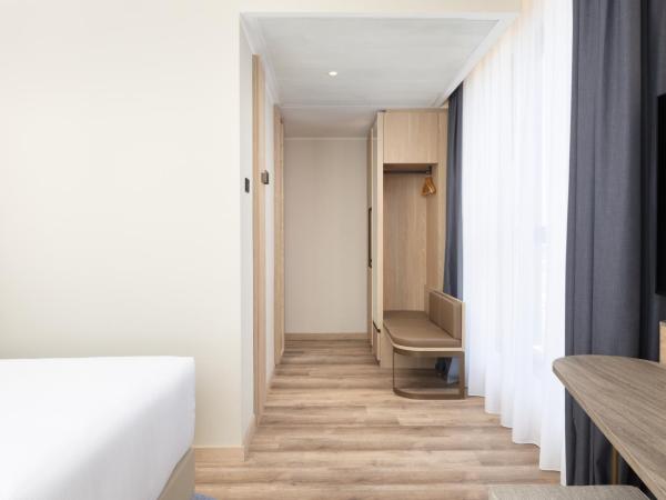 Courtyard by Marriott Milano Linate : photo 8 de la chambre chambre lit queen-size premium