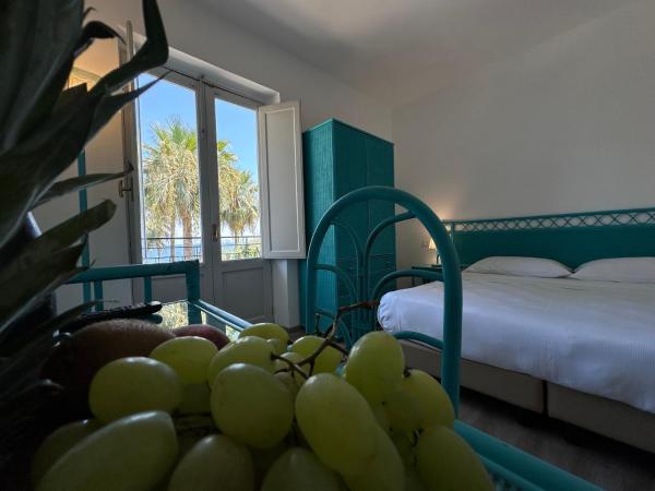 Hotel Baia Delle Sirene : photo 4 de la chambre chambre double ou lits jumeaux supérieure - vue sur mer