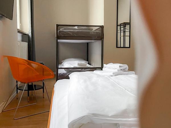 Hotel Sendlinger Tor : photo 1 de la chambre chambre quadruple