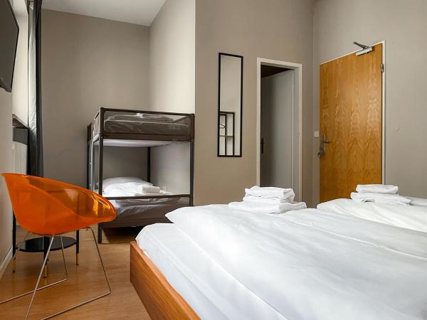 Hotel Sendlinger Tor : photo 3 de la chambre chambre quadruple