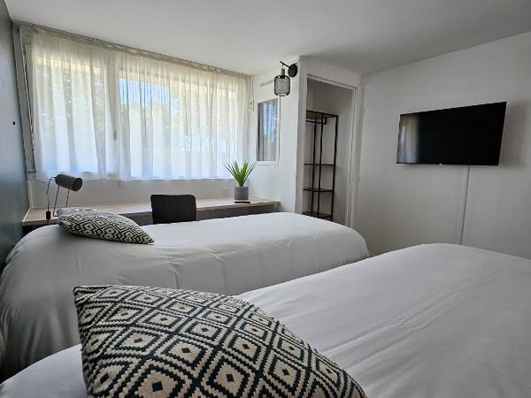 Campanile Chartres : photo 2 de la chambre chambre familiale avec 1 lit double, 2 lits simples et 1 canapé lit