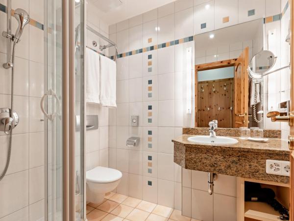 AROSA ALPINE CLUB - Adults only : photo 5 de la chambre chambre deluxe double ou lits jumeaux