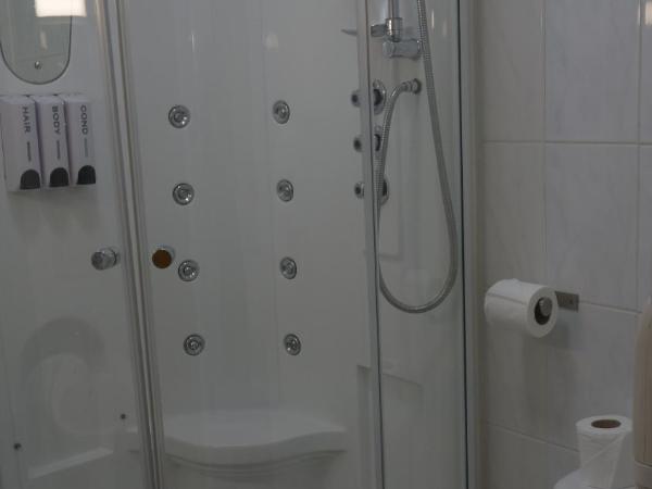 Abbey Point Hotel : photo 1 de la chambre chambre familiale