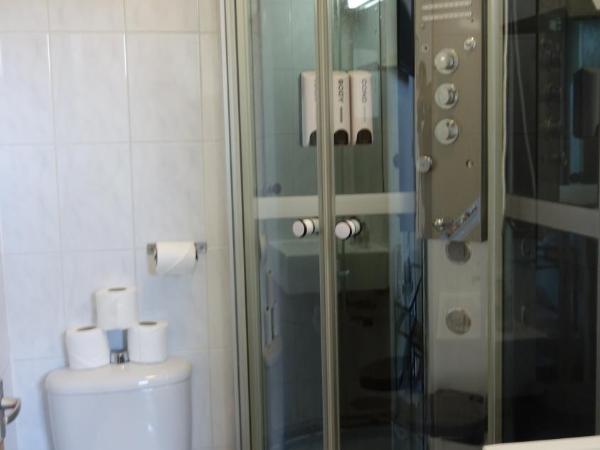 Abbey Point Hotel : photo 1 de la chambre hébergement double micro - vue sur ville