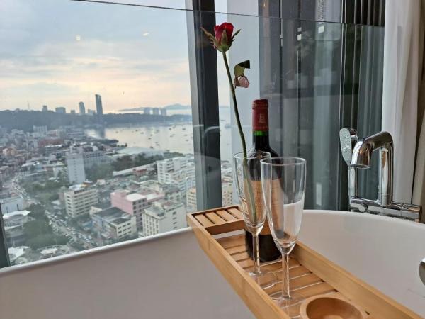 Edge Central Pattaya by Mickey : photo 10 de la chambre appartement 1 chambre avec baignoire spa