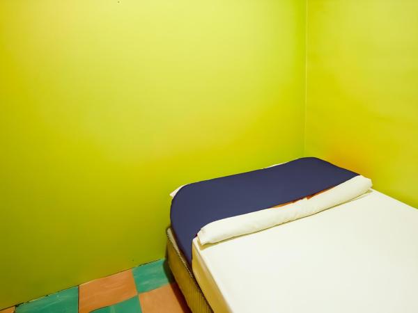 New Casavilla Travellers Lodge Pudu : photo 3 de la chambre chambre simple