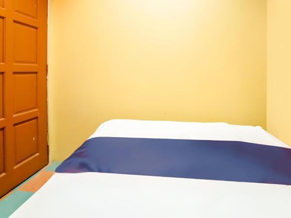 New Casavilla Travellers Lodge Pudu : photo 4 de la chambre chambre double standard avec salle de bains commune