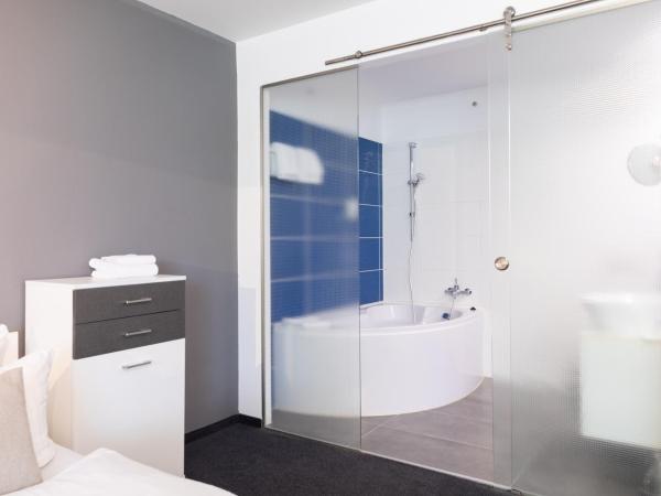 Hotel Aviva : photo 4 de la chambre chambre familiale