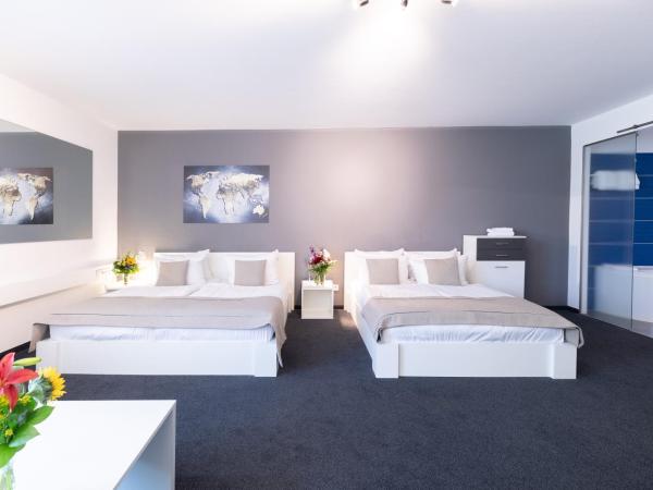 Hotel Aviva : photo 2 de la chambre chambre familiale