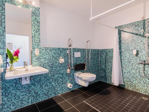 Hotel Aviva : photo 6 de la chambre chambre triple standard