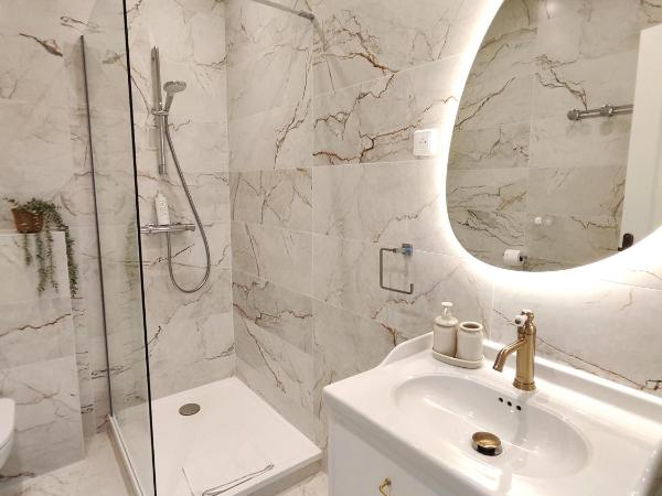 Demeures & Châteaux - Hôtel De La Porte Saint-Malo : photo 4 de la chambre suite avec terrasse 