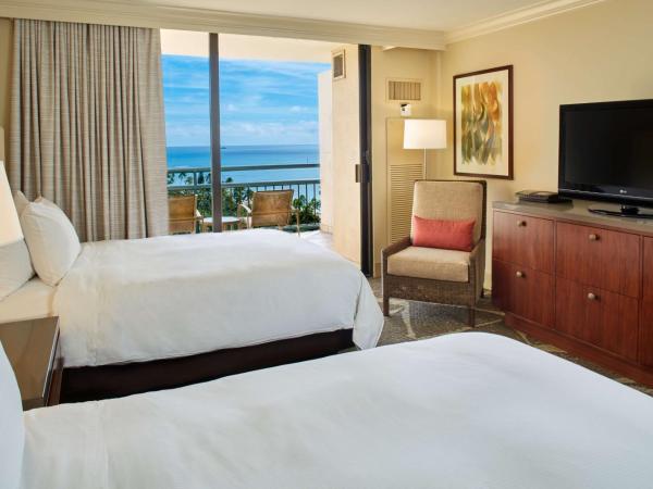 Hilton Hawaiian Village Waikiki Beach Resort : photo 3 de la chambre diamond head tower double room with two double beds and ocean view