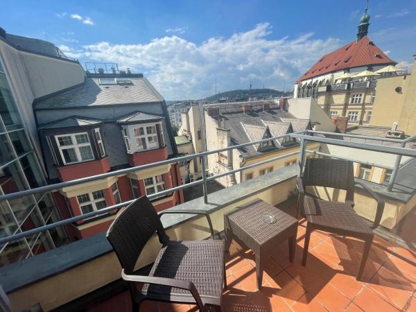 EA Hotel Julis : photo 6 de la chambre studio simple avec balcon