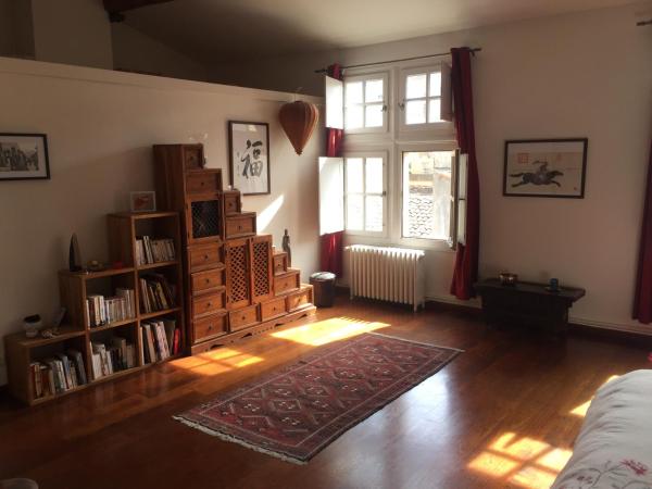 ZEN ARENA -Chambre d'Hôtes de charme à coté des Arènes : photo 3 de la chambre chambre deluxe (2 adultes + 1 enfant)