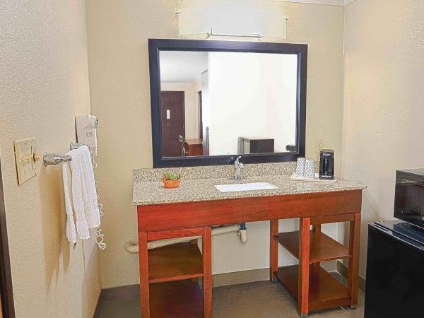 The Hills Inn Eagle Rock - Near Old Town Pasadena : photo 2 de la chambre chambre lit king-size accessible aux personnes à mobilité réduite/non-fumeurs