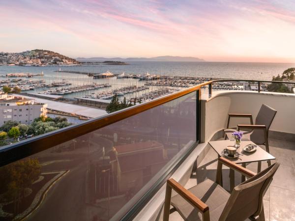 Elite World Kuşadası : photo 3 de la chambre suite with queen size bed, sea view