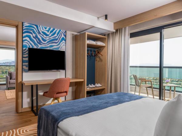 Elite World Kuşadası : photo 6 de la chambre suite with queen size bed, sea view