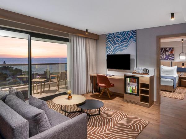 Elite World Kuşadası : photo 5 de la chambre suite with queen size bed, sea view