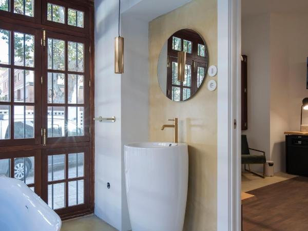 La Moderna Suites : photo 2 de la chambre suite lit king-size - vue sur piscine