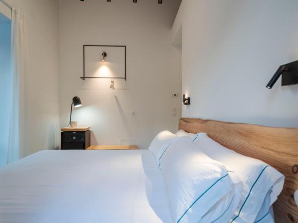 La Moderna Suites : photo 6 de la chambre suite lit king-size avec balcon