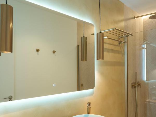 La Moderna Suites : photo 5 de la chambre suite lit king-size avec balcon