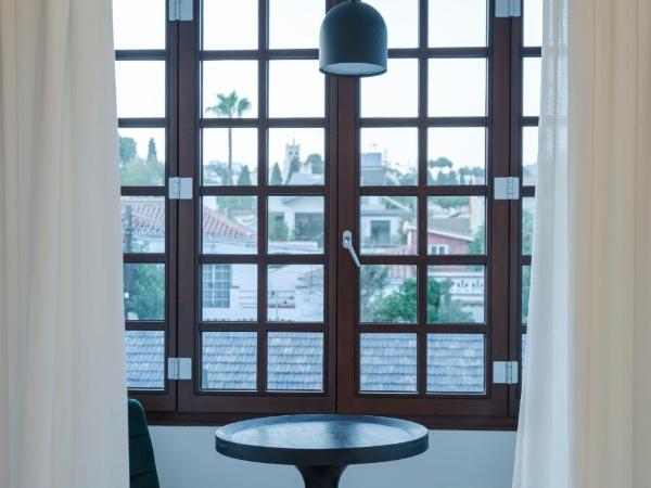 La Moderna Suites : photo 2 de la chambre suite lit king-size avec balcon