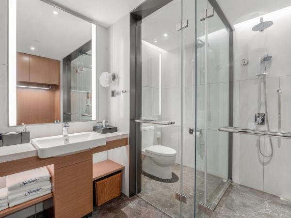 Hampton by Hilton Dongguan Central Plaza : photo 3 de la chambre chambre standard lit queen-size