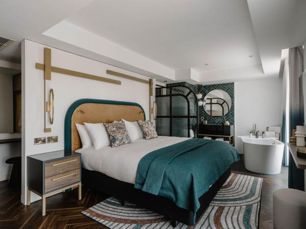 The Halyard Liverpool, Vignette Collection, an IHG Hotel : photo 9 de la chambre one-bedroom suite with balcony and dock view - top floor